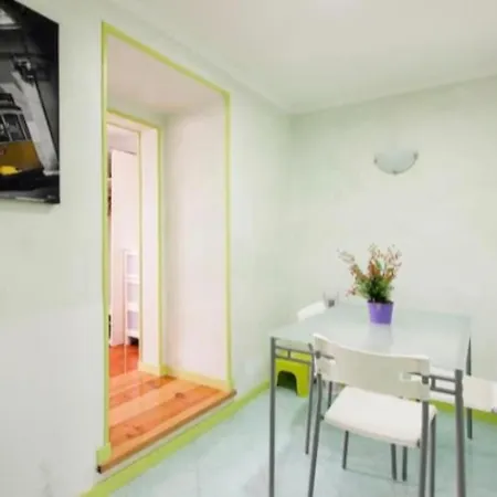 Apartment Charming Apt, Great Location *